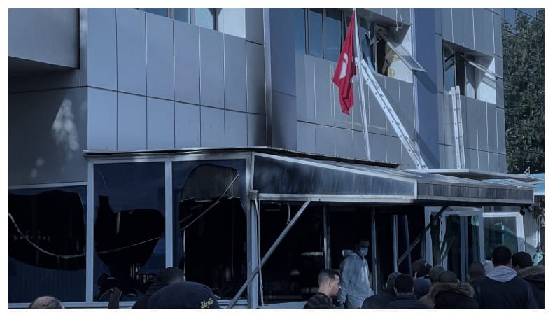 مقـ.ـتل أحد أعضاء حركة النهضة في العاصمة التونسية إثر حريق في مقرهم الرئيسي